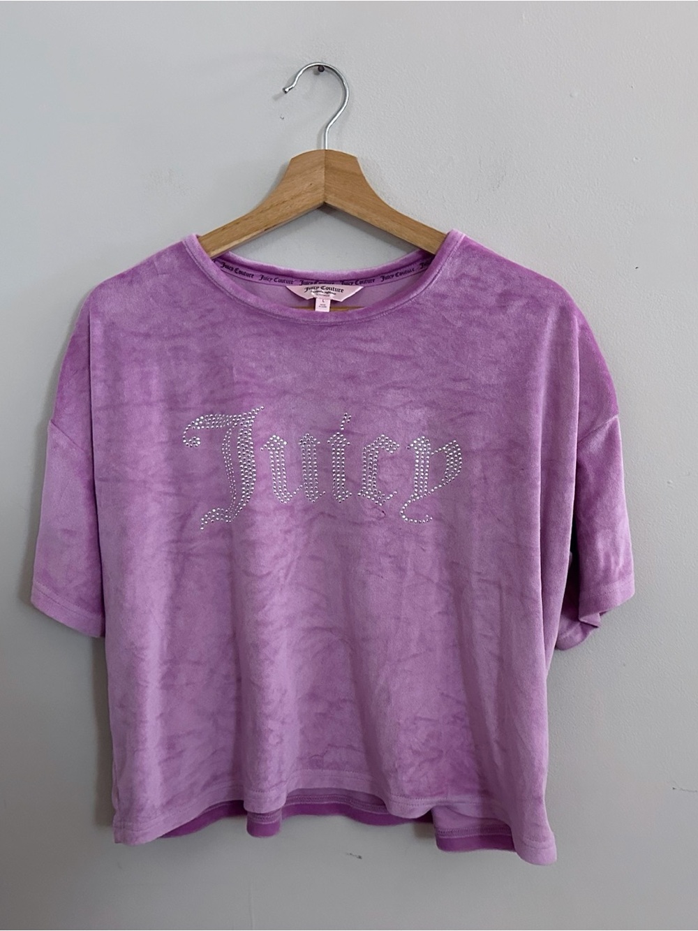 Juicy Couture Lilac Velour Rhinestone Logo Tee Coquette 90s Style Casual Fall